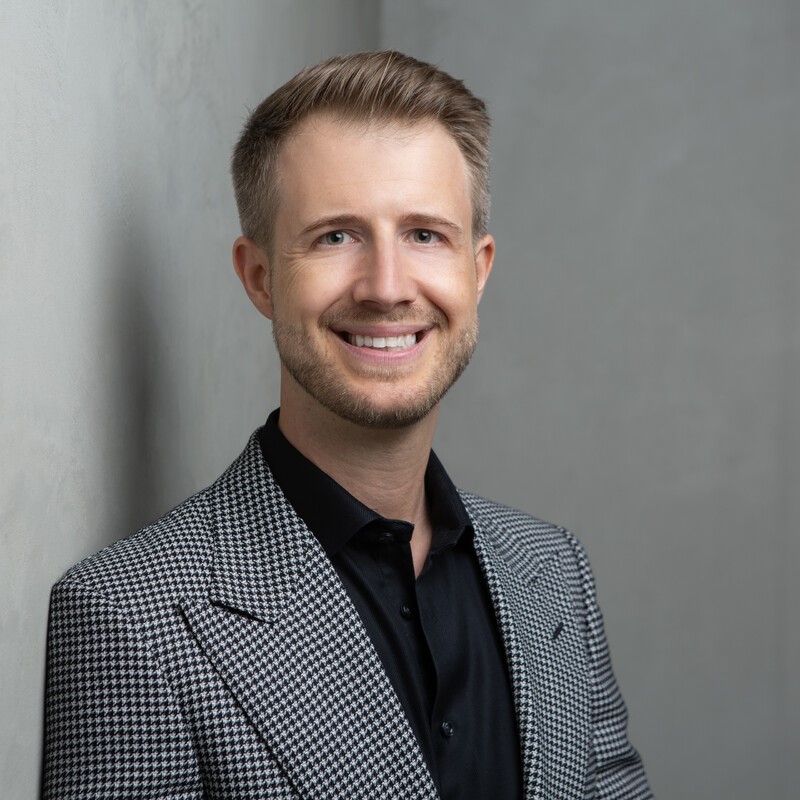 Dr. Marcus Erken